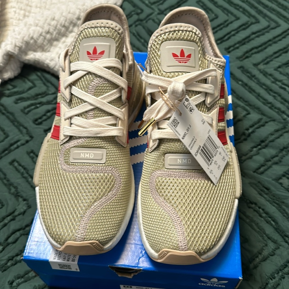 BRAND NEW 
Adidas 
NMD_G1 J